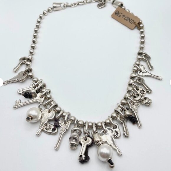 NWT Uno De 50 Statement Multi Charms Beaded Dangle Keys Pearl Silver Charm Chain - Picture 1 of 16